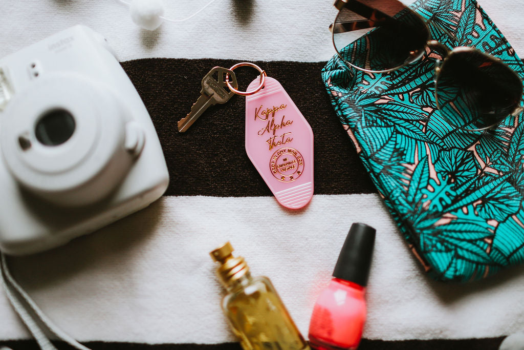 Kappa Alpha Theta Motel Keychain - Ivy Society